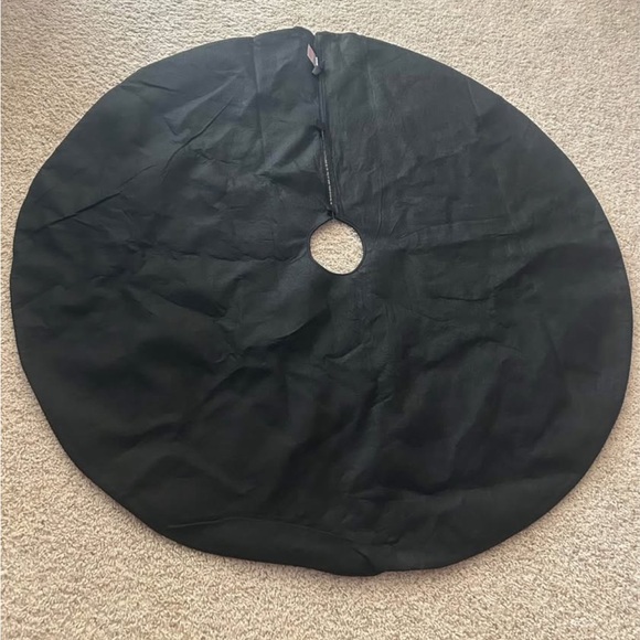 Wondershop Black Tree Skirt with Silver Accents - Picture 4 of 4